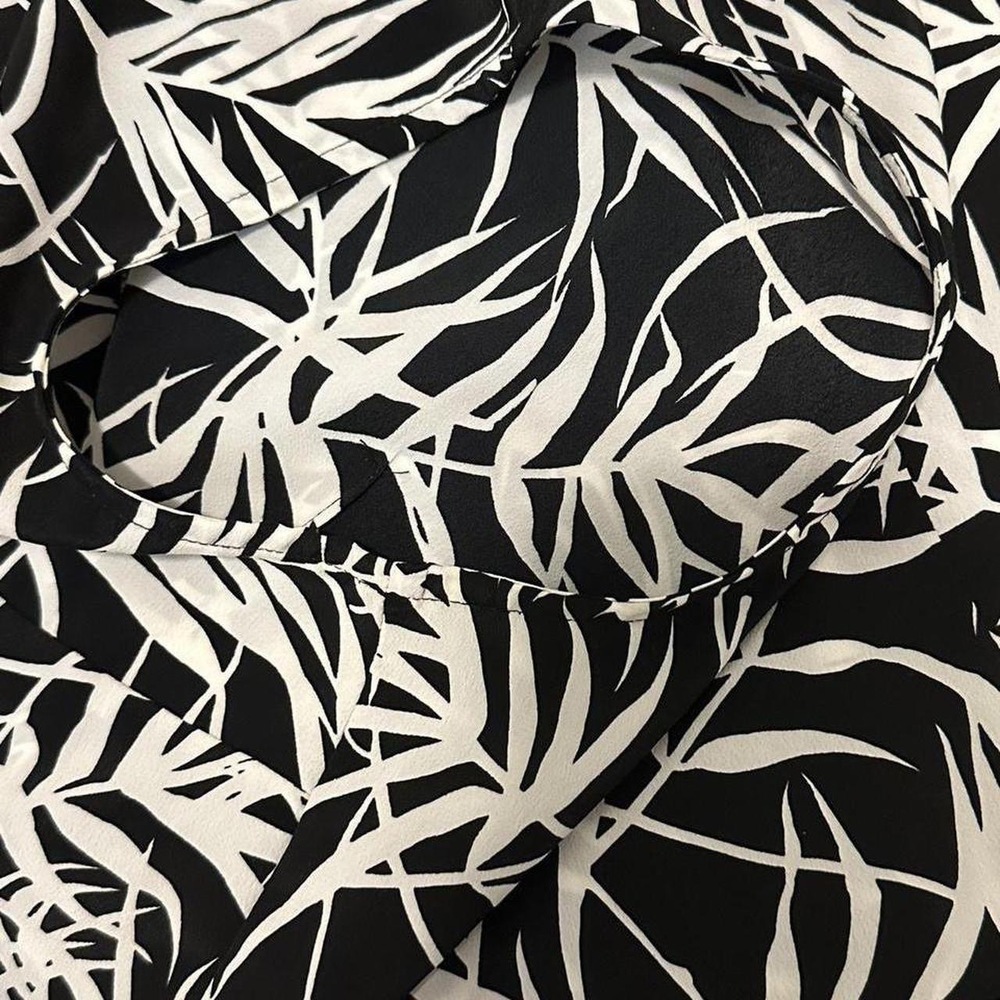 Kathy Che Black white leaf print blouse sleeveless top - Picture 5 of 8